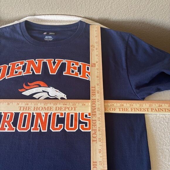 Denver Broncos Logo Men's Large Short Sleeve Shirt Navy Blue NFL Team Apparel - Picture 8 of 8